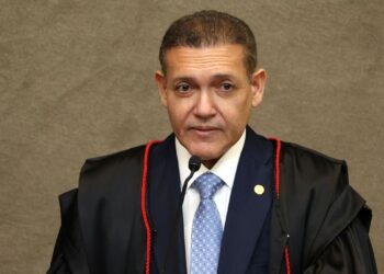 Nunes pede parecer da PGR sobre revisão da condenação de Bolsonaro