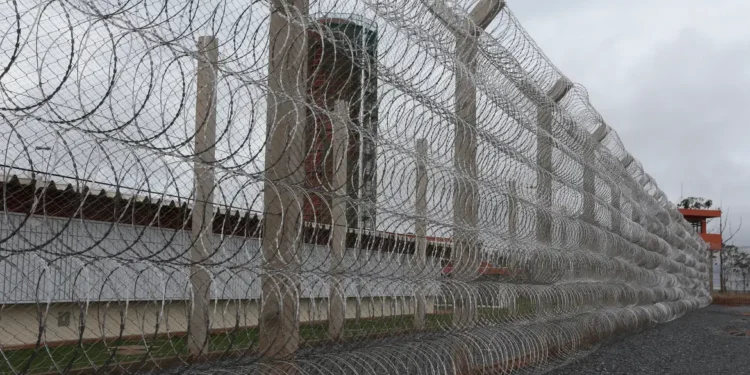 Sancionada lei que endurece pena a condenados por morte de policiais