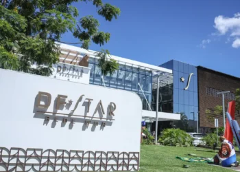 Bolsonaro segue internado com quadro estável após cirurgia