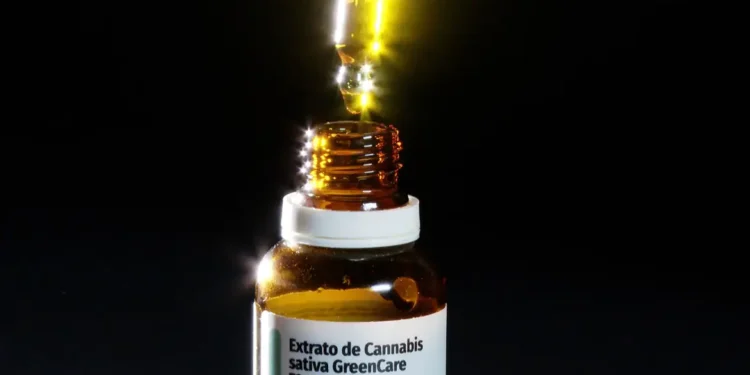 Mulheres de 45 a 64 anos lideram mercado de cannabis medicinal no país