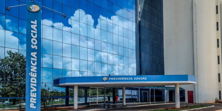 Vazamento de dados no INSS atingiu 2,8 milhões de CPFs