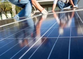 Energia solar supera R$ 300 bilhões em investimentos