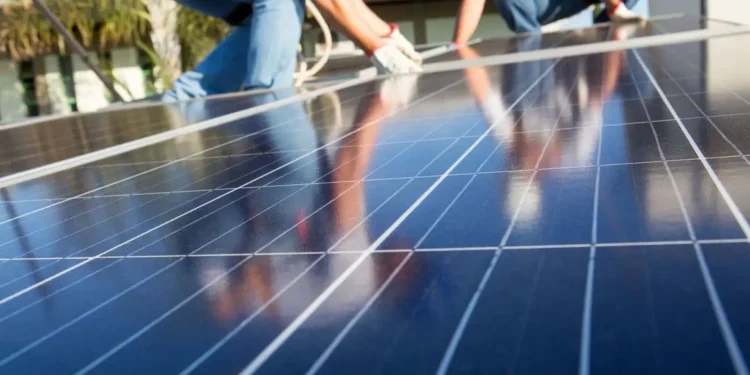 Energia solar supera R$ 300 bilhões em investimentos
