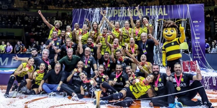 Praia Clube bate Minas e fatura título da Superliga Feminina de vôlei