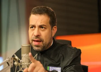 Boulos volta a criticar “terrorismo econômico” contra fim da 6 por 1