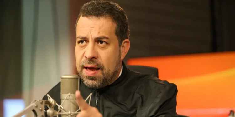 Boulos volta a criticar “terrorismo econômico” contra fim da 6 por 1