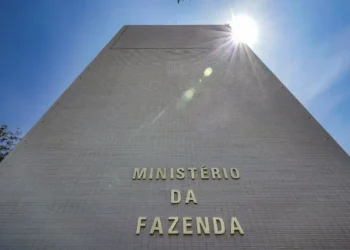 Defesa e Cidades lideram bloqueios no Orçamento de 2026