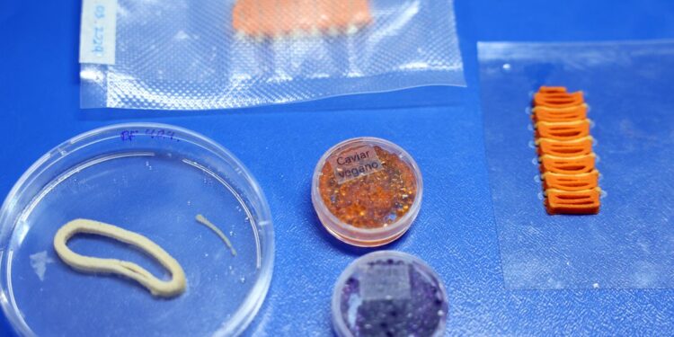 Embrapa produz em laboratório salmão, caviar e anéis de lula veganos