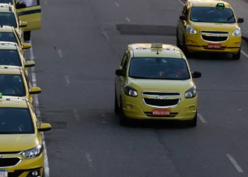 CMN regulamenta nova linha para motoristas de aplicativos e taxistas