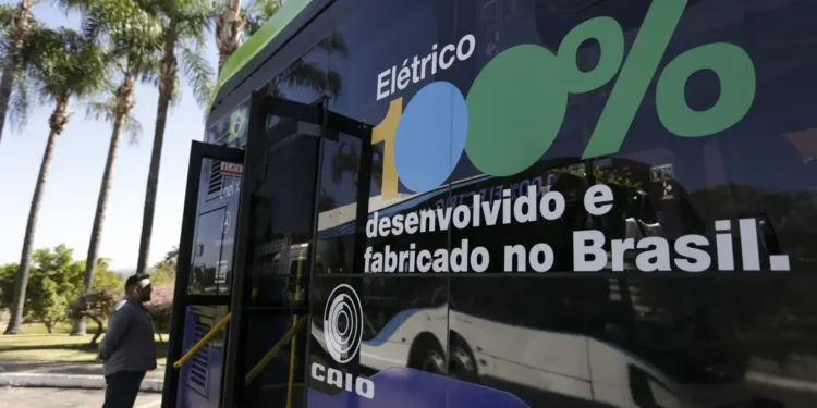CMN dobra duração de linhas do Move Brasil a ônibus e micro-ônibus