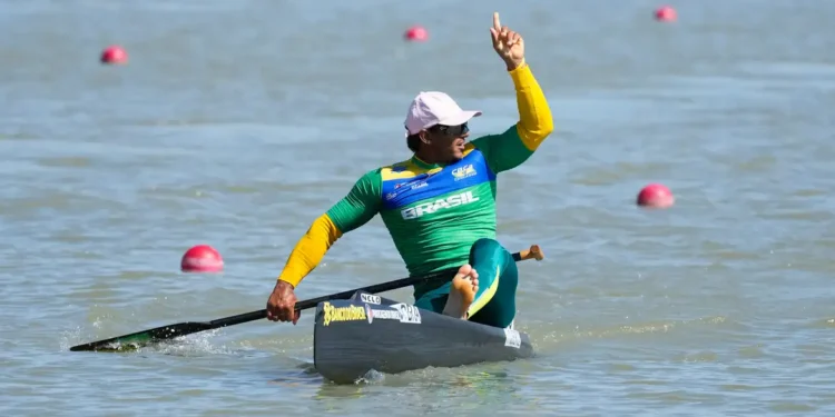 Isaquias Queiroz é prata na Copa do Mundo de Canoagem na Hungria