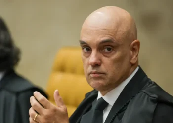 Fachin autoriza AGU a defender Moraes em processo nos EUA