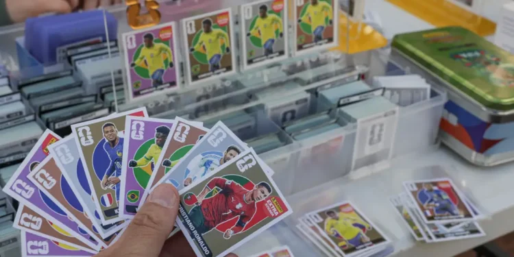 Troca de figurinhas pode atenuar alto custo do álbum da Copa do Mundo