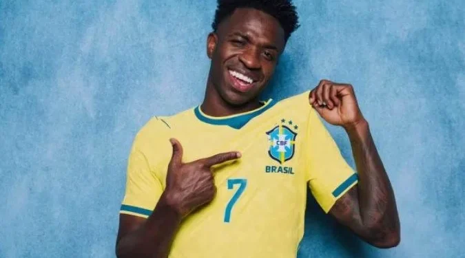 Com gol na estreia, Vini Jr iguala feito Ronaldinho Gaúcho em Copas