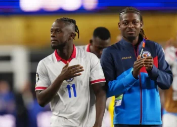 Rival do Brasil na Copa, Haiti celebra a esperança em meio à crise