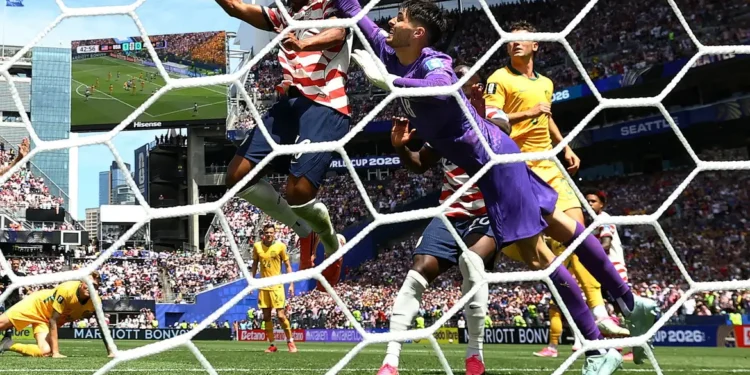Estados Unidos batem a Austrália e ficam perto da classificação