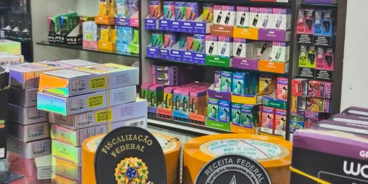 Anvisa e Receita Federal apreendem 25 mil cigarros eletrônico