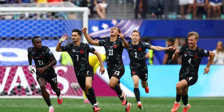 Com gol no final, Canadá vence Africa do Sul e vai às oitavas da Copa