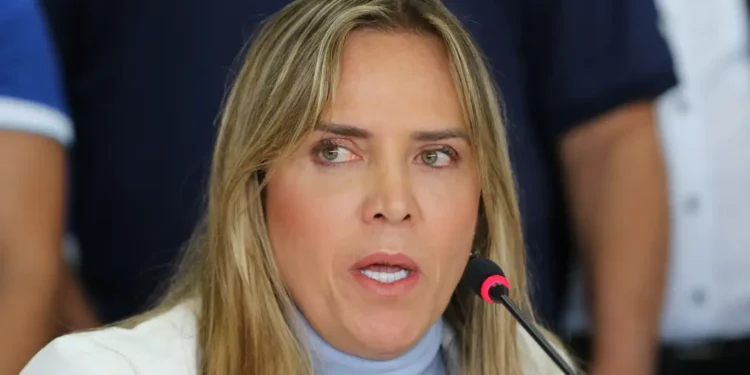 Governadora do DF recebe alta após apresentar quadro de pneumotórax