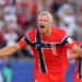 Haaland brilha e Noruega goleia Iraque em seu retorno à Copa do Mundo