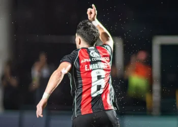 Vitória vira sobre Fortaleza e conquista o penta da Copa do Nordeste
