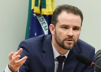 Lula pede a Durigan que avalie possíveis prejuízos de medidas dos EUA