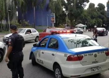 Em cinco dias, dois PMs do Rio morrem com tiros de fuzil na cabeça