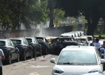 Dois helicópteros se chocam e deixam seis mortos no Rio