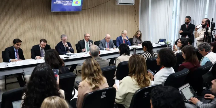 Setores atingidos por tarifaço dos EUA terão novo plano de socorro