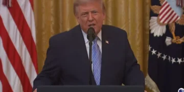 Trump acusa China de interferir nas eleições de 2020 e critica sistema dos EUA