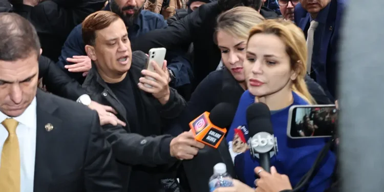 STJ mantém prisão da influenciadora Deolane Bezerra