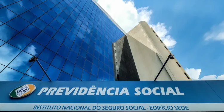 INSS: entenda casos que permitem auxílio e aposentadoria sem carência