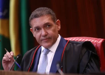 Urna eletrônica é patrimônio da democracia, diz presidente do TSE