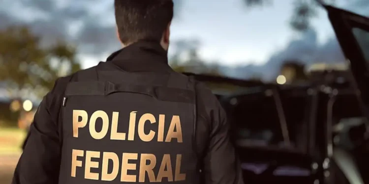 PF apreende 100 kg de droga que iriam para o Complexo do Alemão