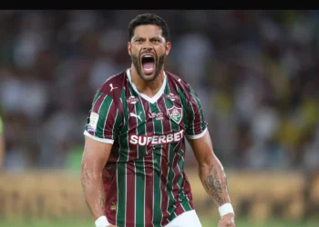 Fluminense vira sobre o Remo e se mantém firme no G-4 do Brasileirão
