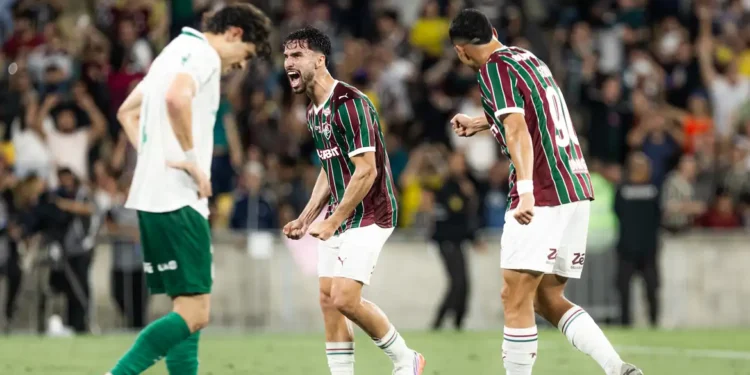 Fluminense encerra jejum e bate Palmeiras de virada no Brasileirão