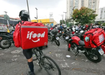 Anvisa libera venda de medicamentos por plataformas como iFood e Rapp
