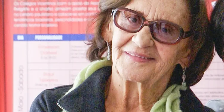 Nas redes sociais, amigos homenageiam trajetória de Laura Cardoso