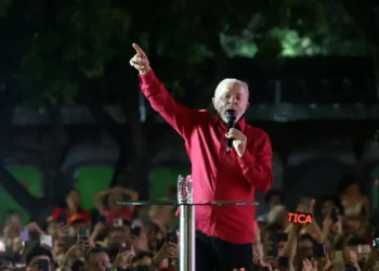 Lula propõe criar Ministério da Segurança e aumento real do mínimo