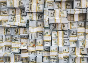 Com pessimismo externo, dólar sobe 0,47% e aproxima-se de R$ 5,20