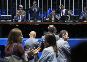 Alcolumbre diz que Senado vota fim da escala 6×1 após as eleições