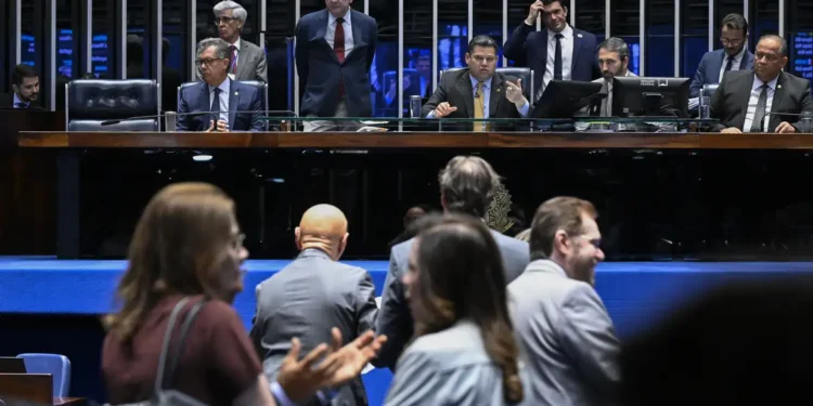 Alcolumbre diz que Senado vota fim da escala 6×1 após as eleições