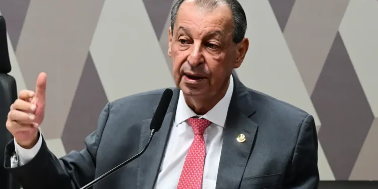 Relator da CCJ rejeita emendas da oposição que buscavam manter 6×1