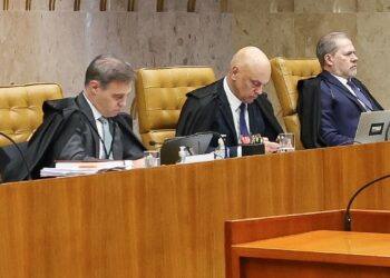Moraes acusa Mendonça de querer incluir seu nome em delação de Vorcaro
