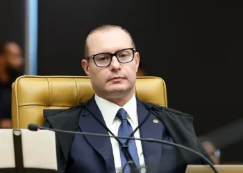Zanin pede manifestação da Anatel sobre acesso à internet nas eleições