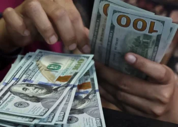 Dólar sobe para R$ 5,22 e atinge maior nível desde março