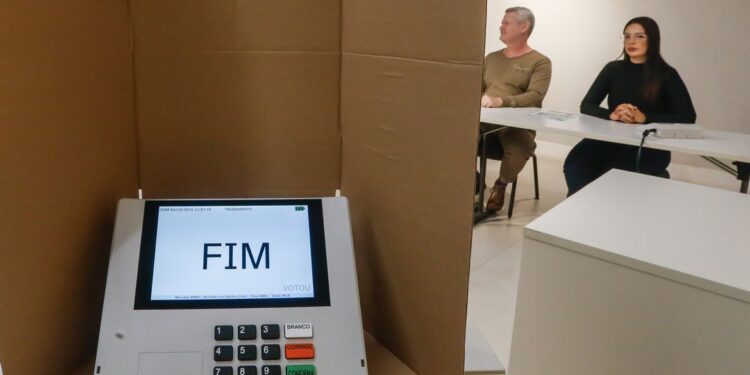 Novas tecnologias levam Justiça Eleitoral a reforçar regras de votação