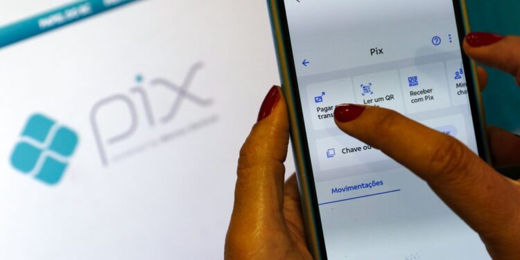 Pix terá novas regras para fraudes, cobrança híbrida e contas-salário