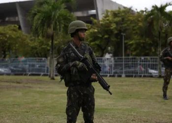Tropas militares vão reforçar locais de votação no Rio de Janeiro