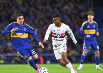 Ex-Palmeiras marca e São Paulo perde do Boca Juniors na Sul-Americana